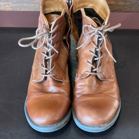 Little Burgundy leather boots in a size 8.5 - Picture 12 of 16